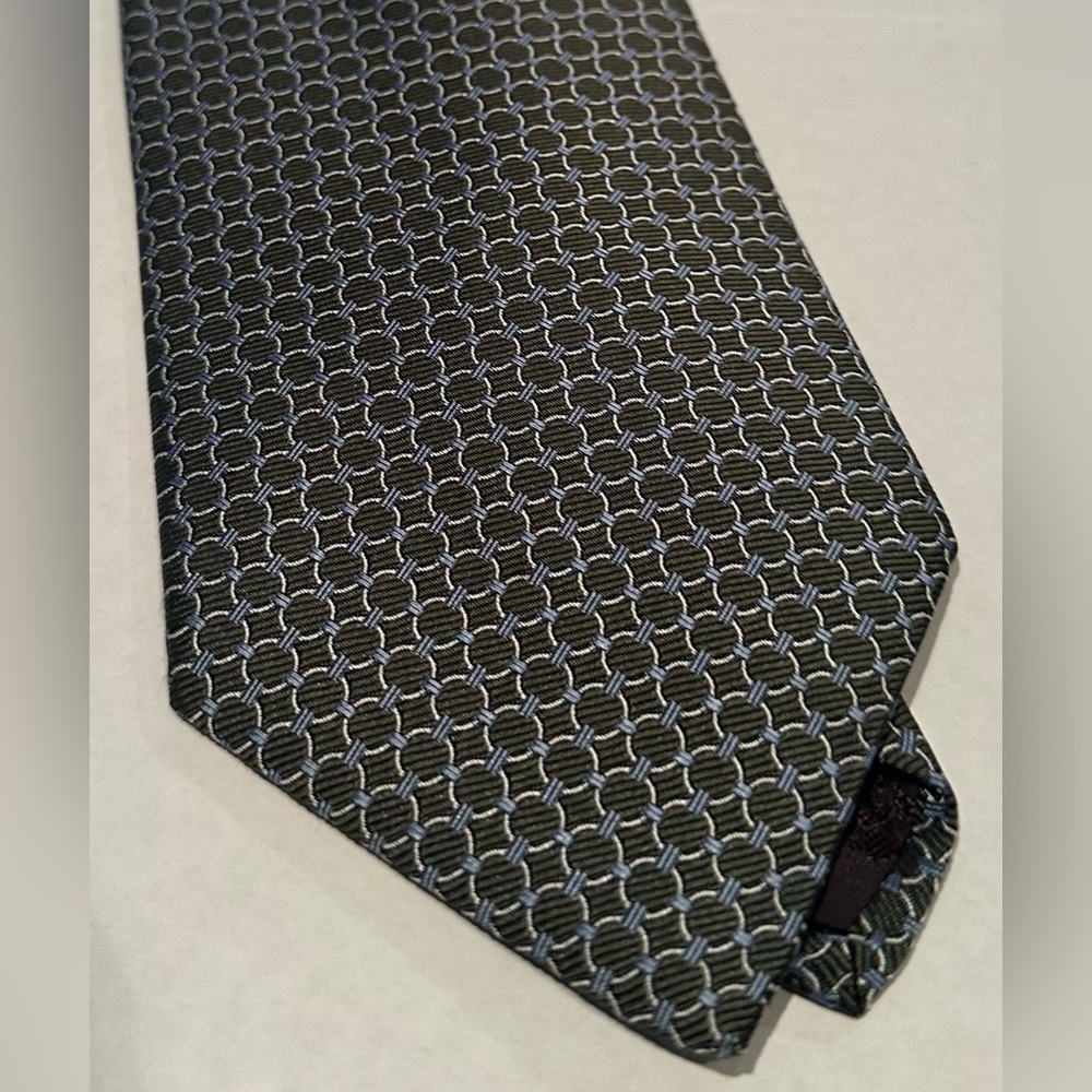 Beautiful Brooks Brothers tie in forest green